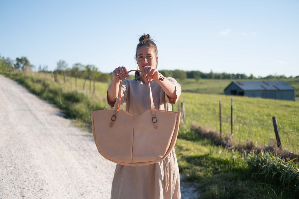 The Wanderer - large leather purse in veg tan leather