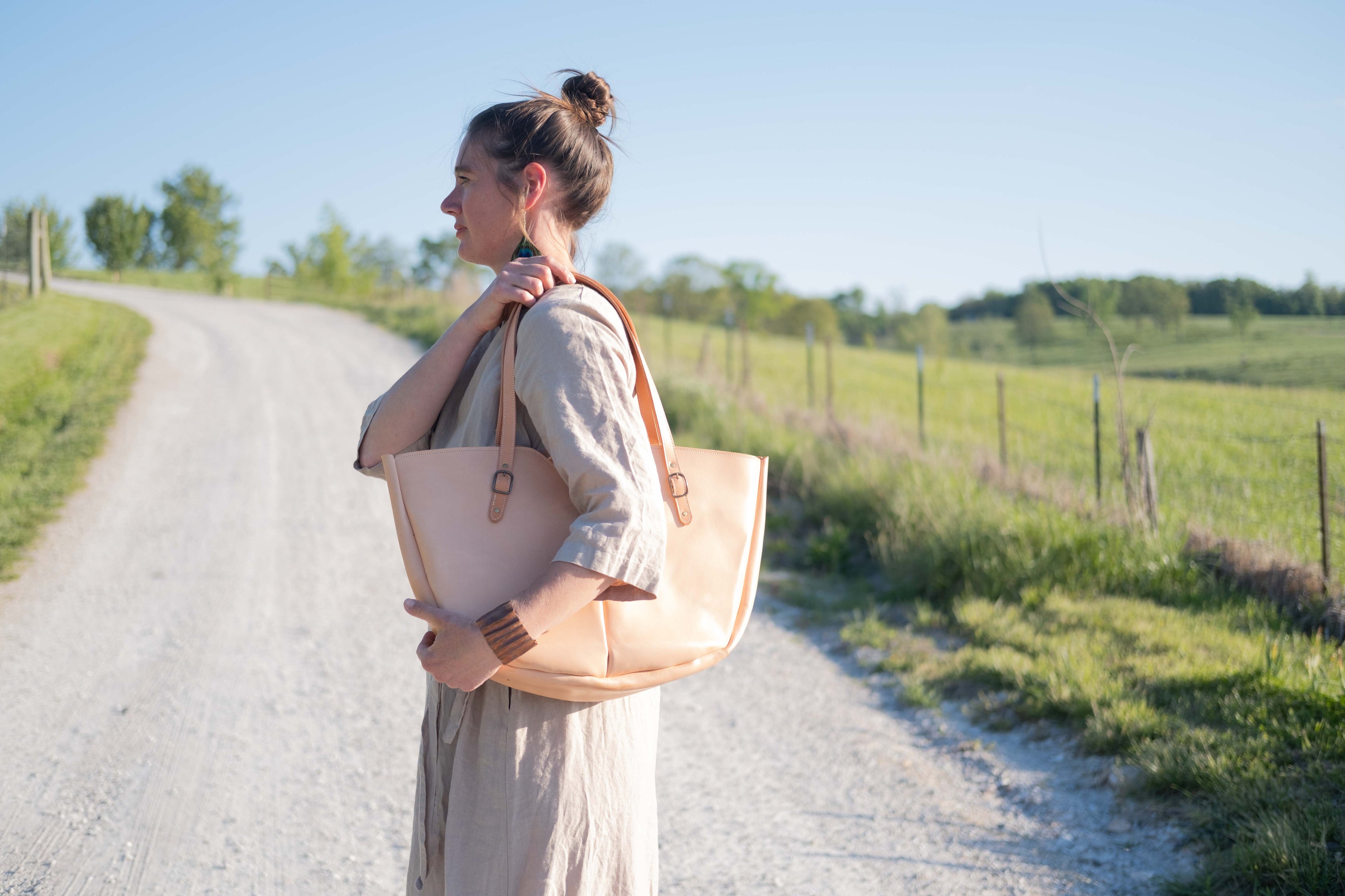 With the large tote bag with sustainable ethical leather, there is enough room for whatever you may need on your day trip to the Missouri backcountry. 